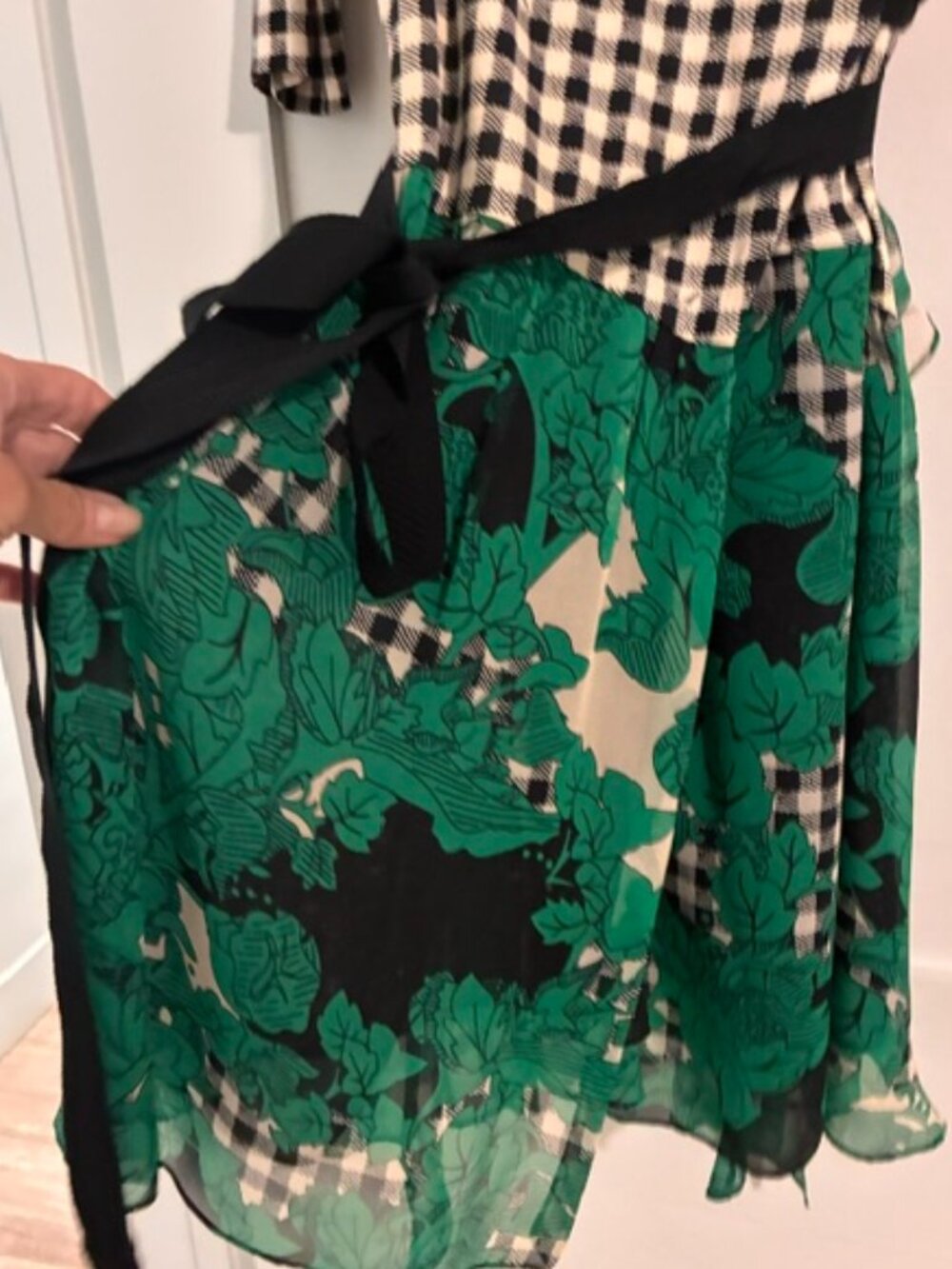 Vintage DVF Iconic Wrap Dress Checkerboard with Green Leaf Embellishments - Picture 3 of 6